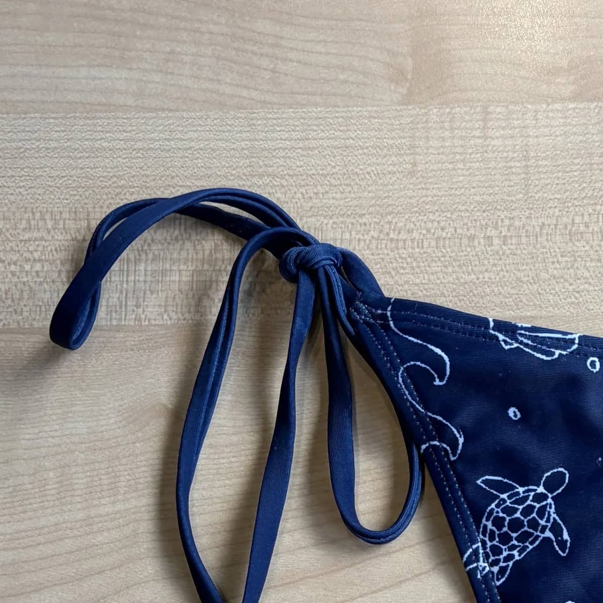 The side tie on the Oceania bikini bottom